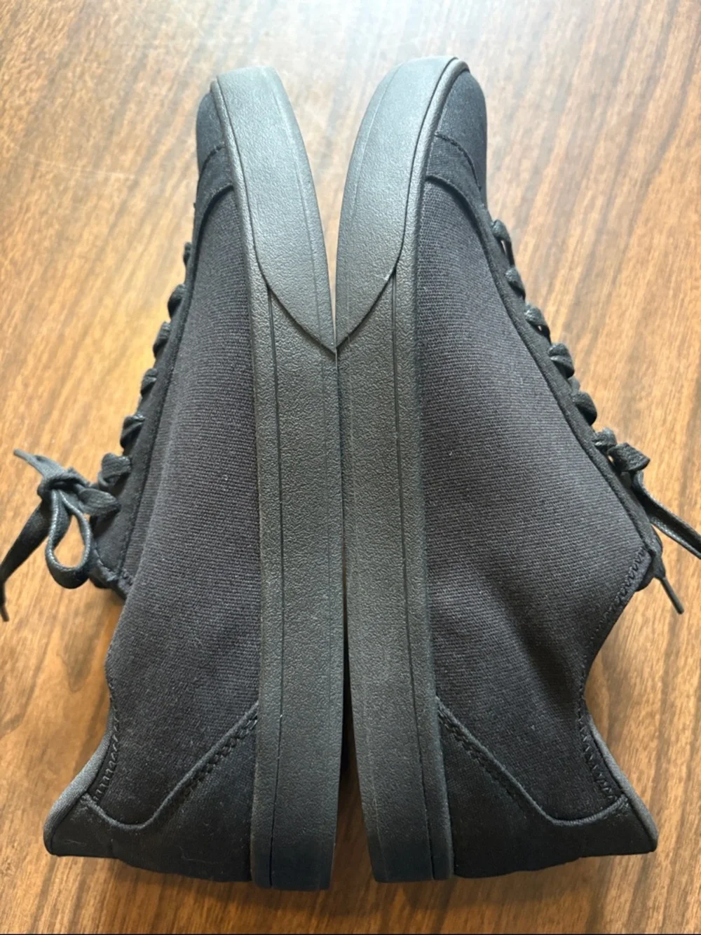 Kiznik Irvine Men’s 9 Women’s 10.5 Black Hands Free Blackout Shoes